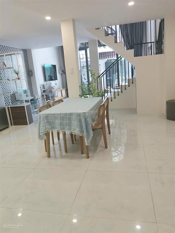 Biệt thự chill 120m q2 nguyễn duy trinh đỗ xuân hợp q2  3 tầng ô tô ngủ trong nhà.