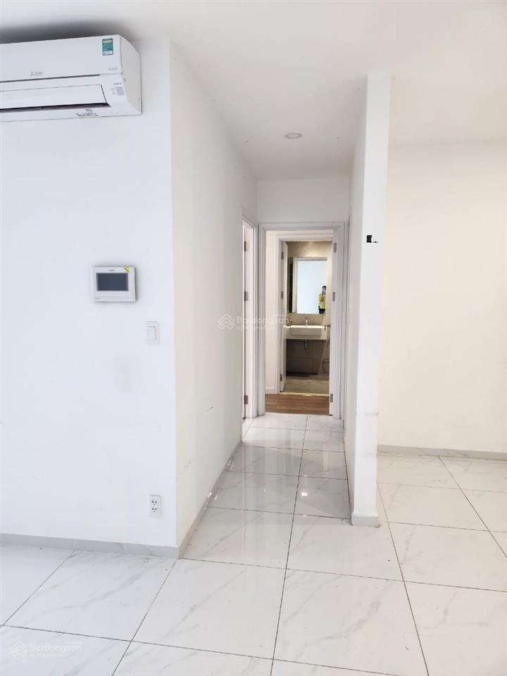 Bán căn hộ 2 phòng ngủ tầng cao 2 phòng ngủ giá 6.5 tỷ tầng sân vườn. tú cata 0909 931 ***