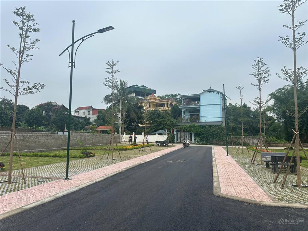 Bán đất sát khu tái định cư hòa lạc dt100m2, mt8m giá 3.25 tỷ .  0984 476 ***