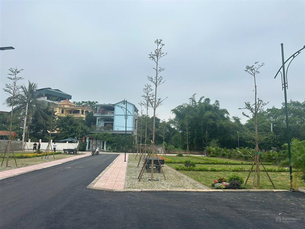 Bán đất sát khu tái định cư hòa lạc dt100m2, mt8m giá 3.25 tỷ .  0984 476 ***