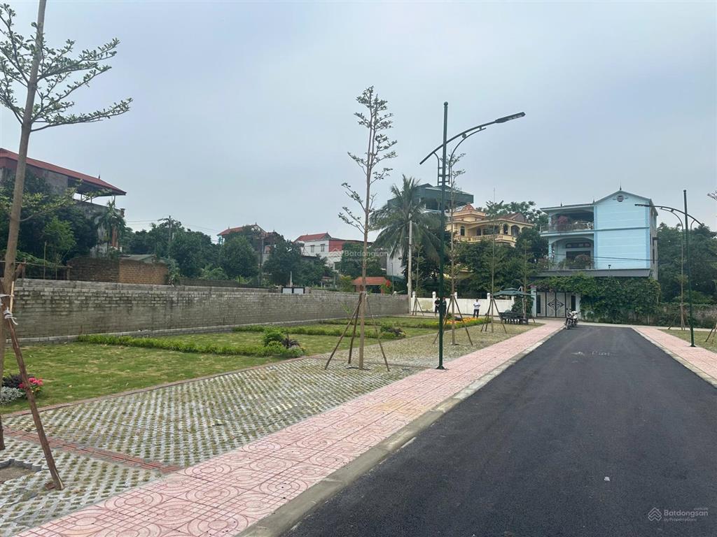 Bán đất sát khu tái định cư hòa lạc dt100m2, mt8m giá 3.25 tỷ .  0984 476 ***
