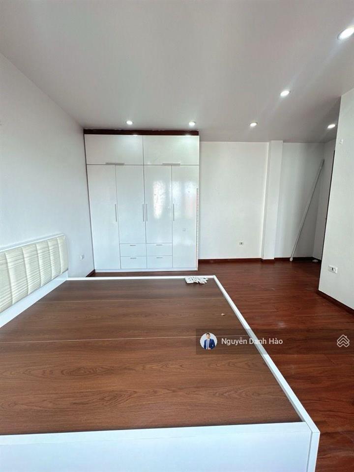Nhỉnh 5 tỷ là có hộ khẩu hai bà trưng + sở hữu nhà 5 tầng  sổ 29m2, dân xây 3pn, 4toilet  full nt