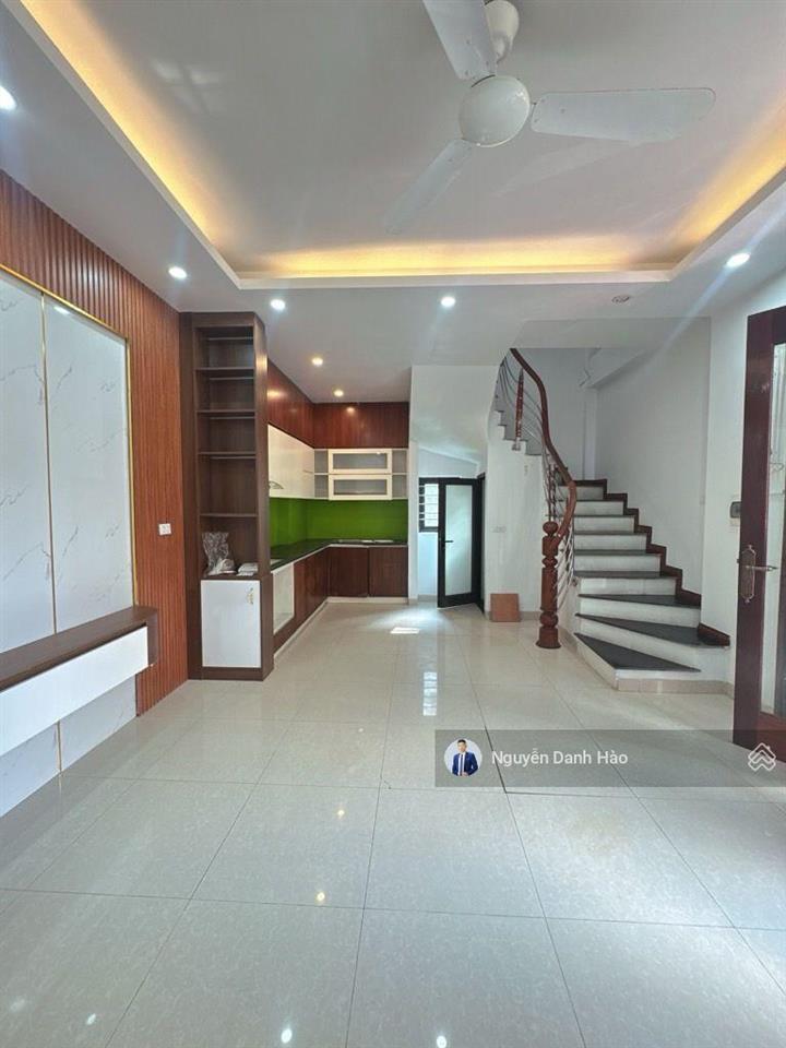 Nhỉnh 5 tỷ là có hộ khẩu hai bà trưng + sở hữu nhà 5 tầng  sổ 29m2, dân xây 3pn, 4toilet  full nt