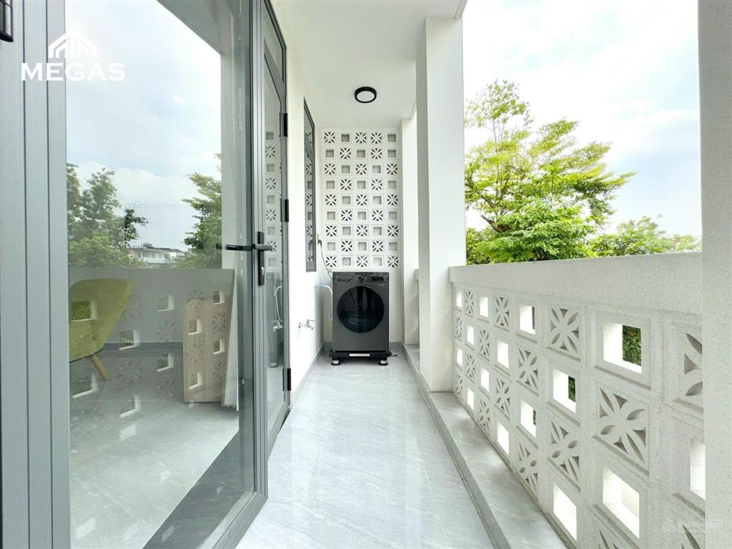 Căn hộ dịch vụ full nội thất cao cấp ngay emart