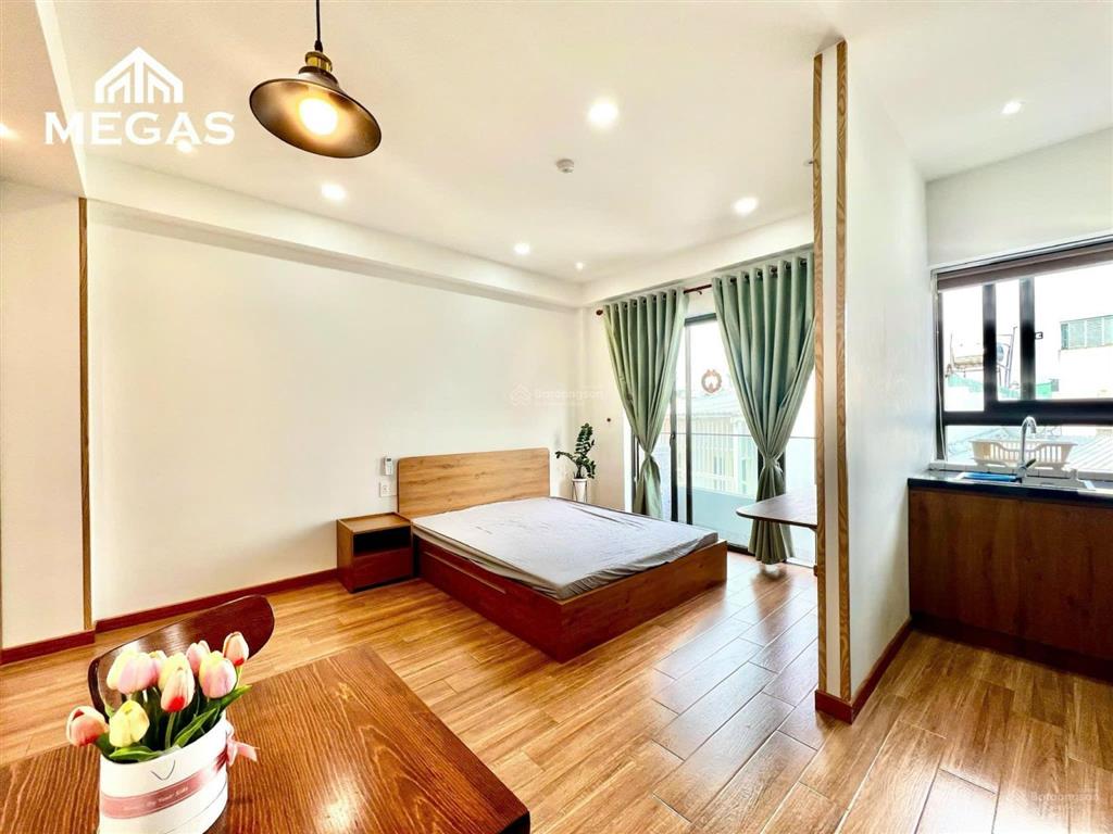 Cho thuê căn hộ đối diện emart phan văn trị