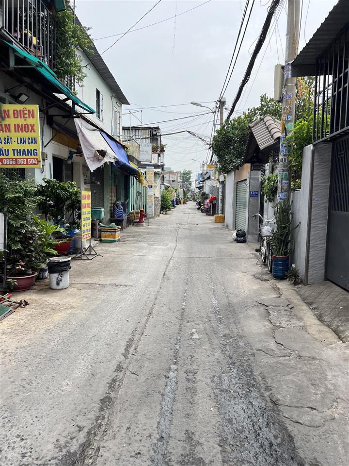 Nhà đẹp ở ngay  góc 2 mt hẻm  nguyễn văn quá (đht17) q.12  2 tầng  3,45tỷ (tl)