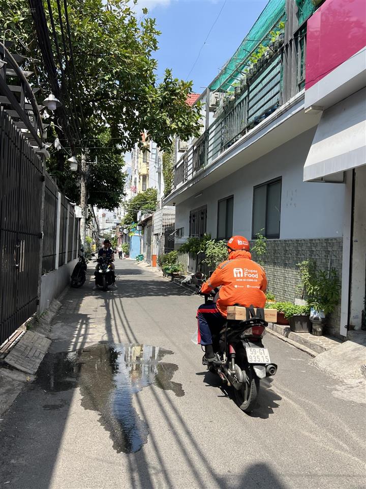 Nhà đẹp ở ngay  hẻm 5m thông 2 tầng  nguyễn văn khối gv  30m2  chỉ 3,45tỷ (tl)