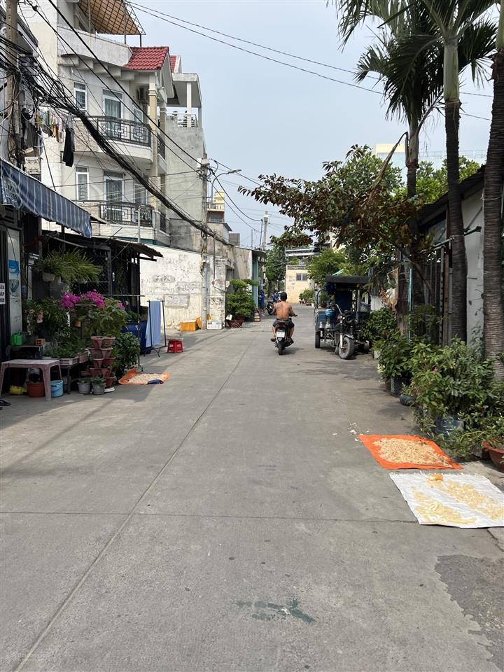 Lô góc mt đường 10m, thông tứ hướng, nhà tốt ở ngay  108m2 lê thị riêng ta. 32 q12  4,2tỷ (tl)