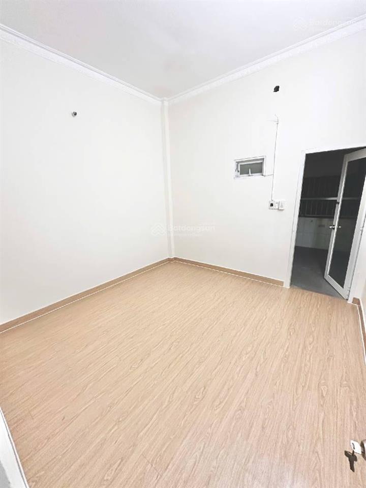 Nhà đẹp ở ngay  hxh đỗ cửa  phan văn hớn (ttn12) q.12  2 tầng  52m2  5,1 tỷ (tl)