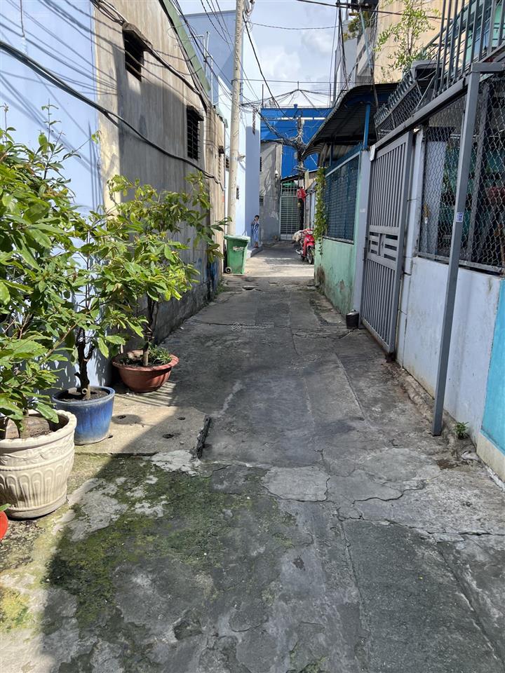 Nhà đẹp kiên cố ở ngay  giáp mt đường nguyễn văn quá q.12  2 tầng  63m2 giá chỉ 5,4tỷ (tl)