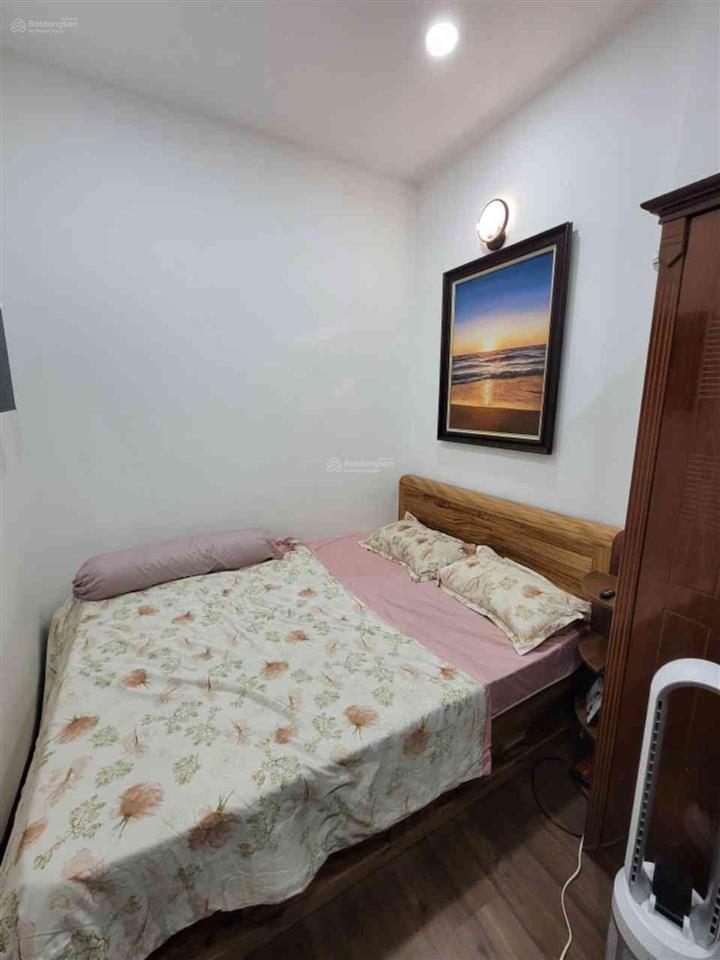 Nhà đẹp kiên cố ở ngay  giáp mt đường nguyễn văn quá q.12  2 tầng  63m2 giá chỉ 5,4tỷ (tl)