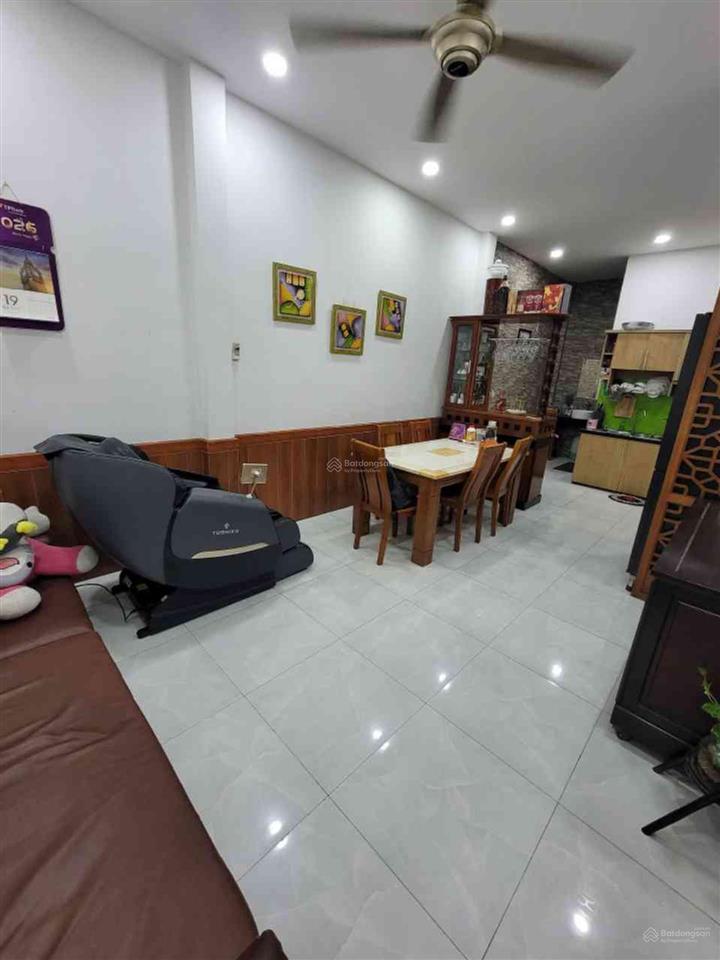 Nhà đẹp kiên cố ở ngay  giáp mt đường nguyễn văn quá q.12  2 tầng  63m2 giá chỉ 5,4tỷ (tl)