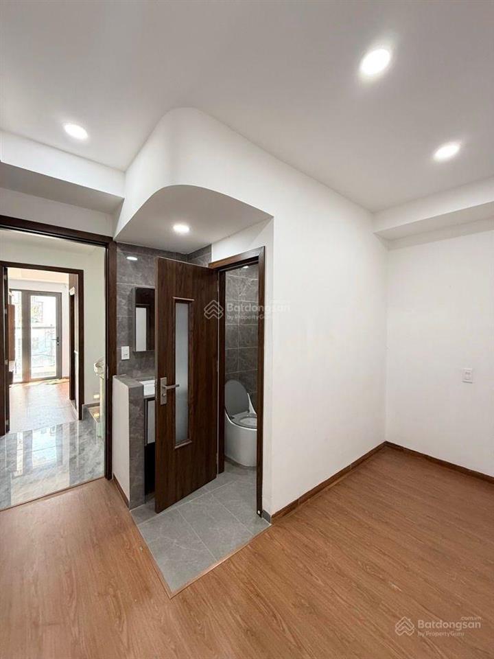 Hẻm 5m thông  nhà sẵn nội thất cơ bản  41m2  5 tầng  7,8 tỷ (tl)