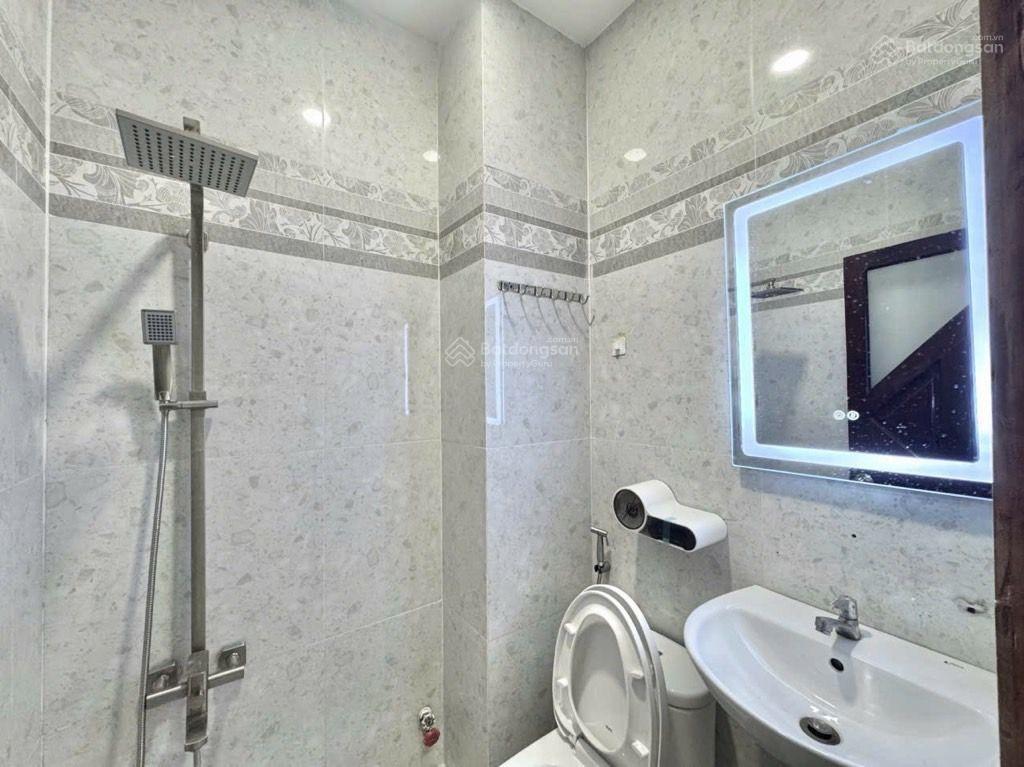 Hxh đỗ cửa  sát mt trần bá giao  119m2  ngang 6m  full nội thất ở ngay  13,9 tỷ (tl)