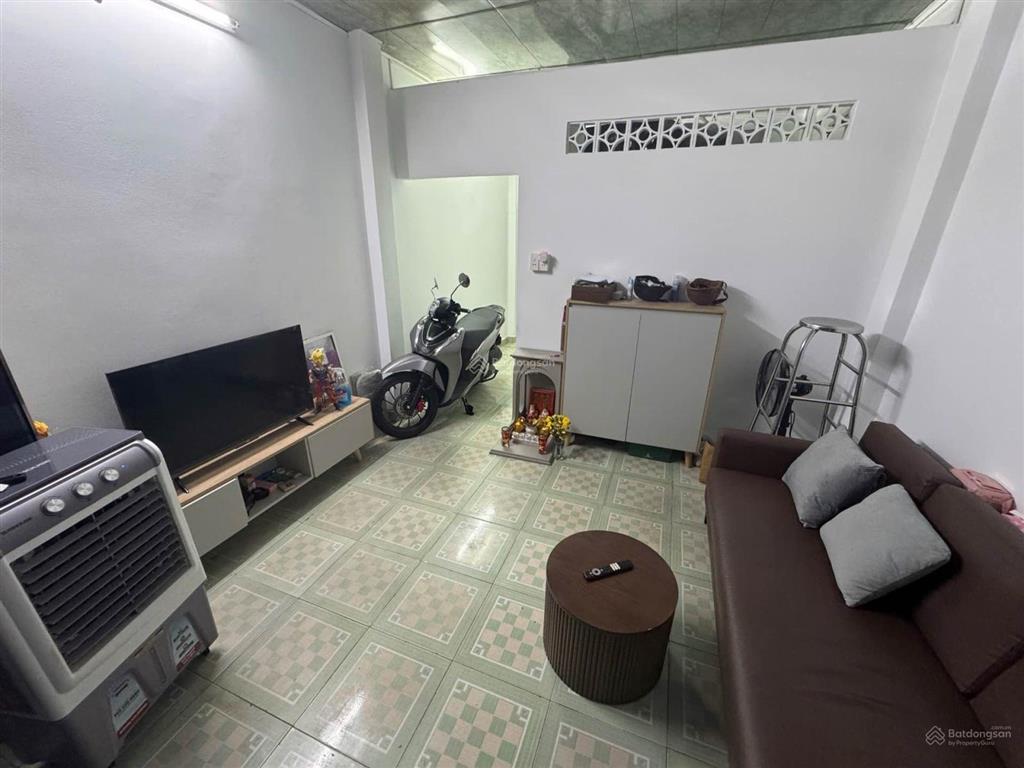 Nhà kiên cố ở ngay  giáp mt nguyễn văn lượng  50m  đang cho thuê dòng tiền  chỉ 5,45 tỷ (tl)