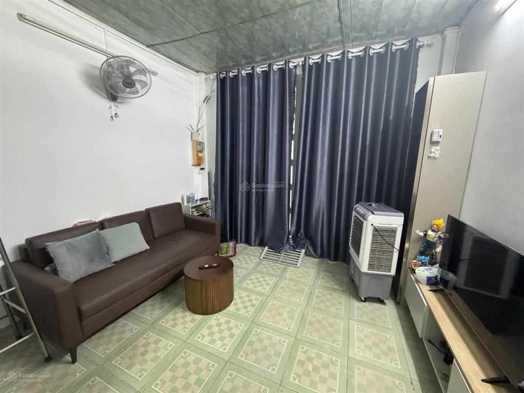 Nhà kiên cố ở ngay  giáp mt nguyễn văn lượng  50m  đang cho thuê dòng tiền  chỉ 5,45 tỷ (tl)