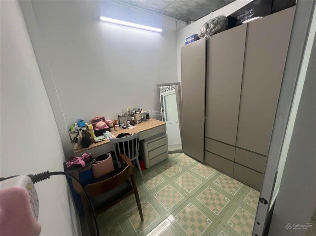 Nhà kiên cố ở ngay  giáp mt nguyễn văn lượng  50m  đang cho thuê dòng tiền  chỉ 5,45 tỷ (tl)