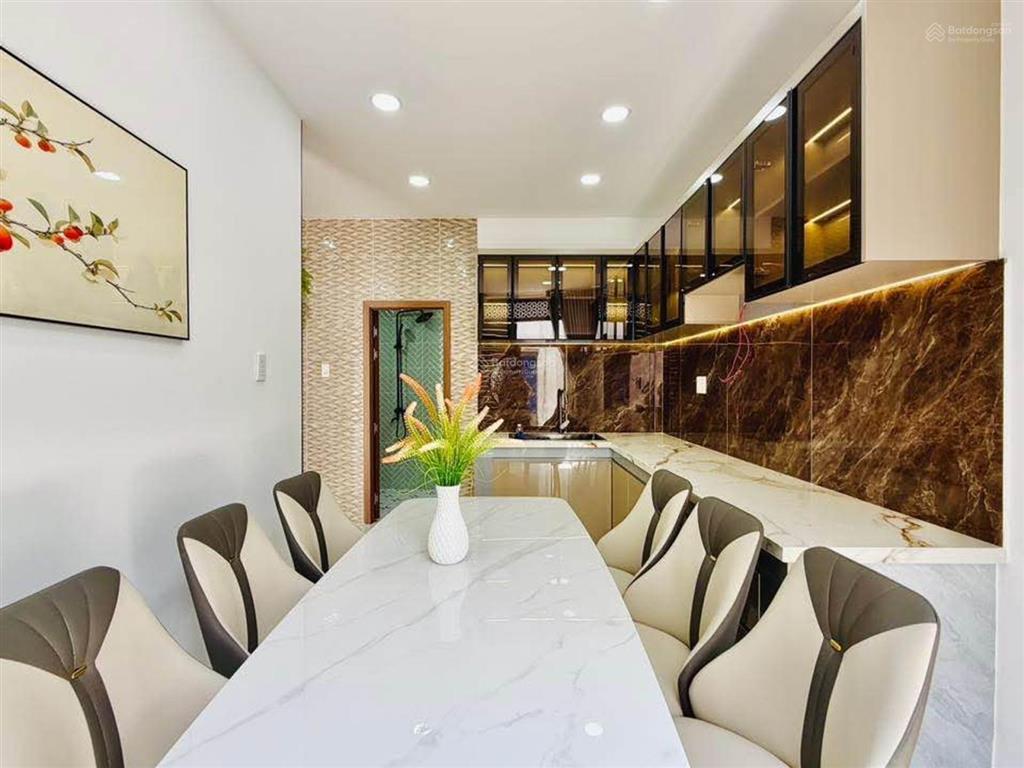 Mua 1 được 2  hxh đỗ cửa  3 tầng  phạm văn chiêu gv 45m2 ngang 6,3m  full nội thất 5,2 tỷ tl