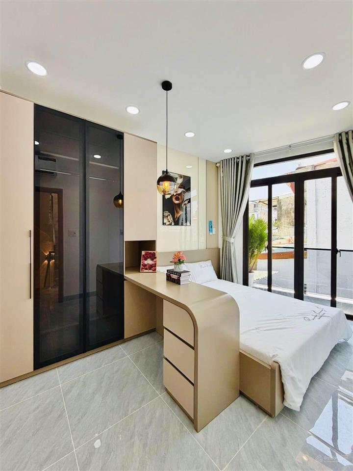 Mua 1 được 2  hxh đỗ cửa  3 tầng  phạm văn chiêu gv 45m2 ngang 6,3m  full nội thất 5,2 tỷ tl
