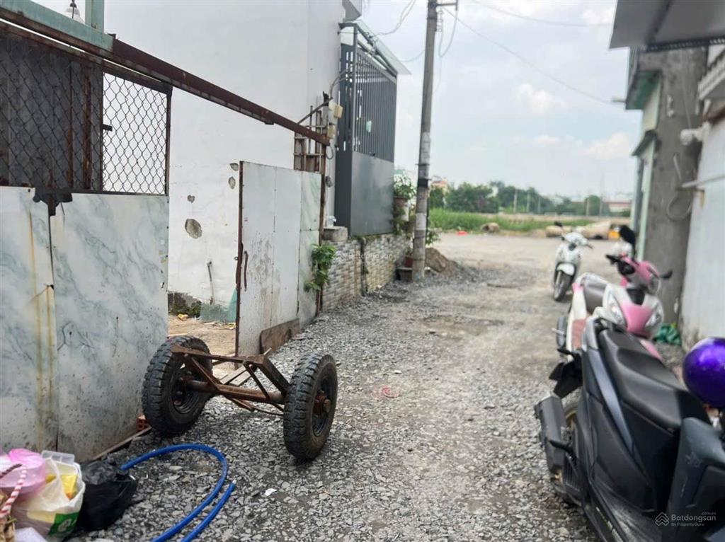 Đất hiếm tại thống nhất gò vấp  giáp trục kênh tham lương  dtcn 90m2 ngang 6m  chỉ 9 tỷ (tl)