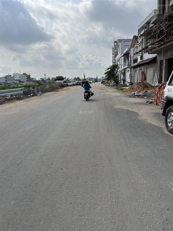 Đất hiếm tại thống nhất gò vấp  giáp trục kênh tham lương  dtcn 90m2 ngang 6m  chỉ 9 tỷ (tl)