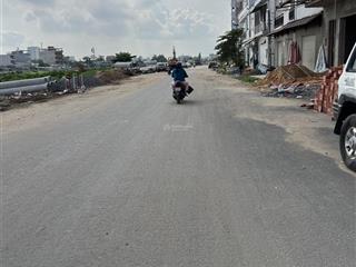 Đất hiếm tại thống nhất gò vấp  giáp trục kênh tham lương  dtcn 90m2 ngang 6m  chỉ 9 tỷ (tl)
