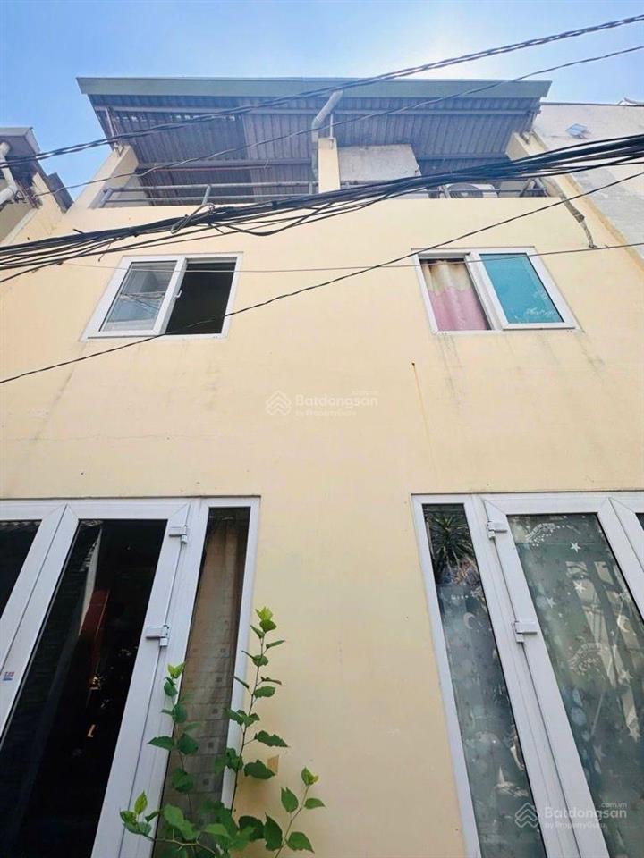 Nhà đẹp ở ngay  sát hxh thông nguyễn kiệm  đường số 2  gv 3 tầng ngang 6m  4,5 tỷ (tl)