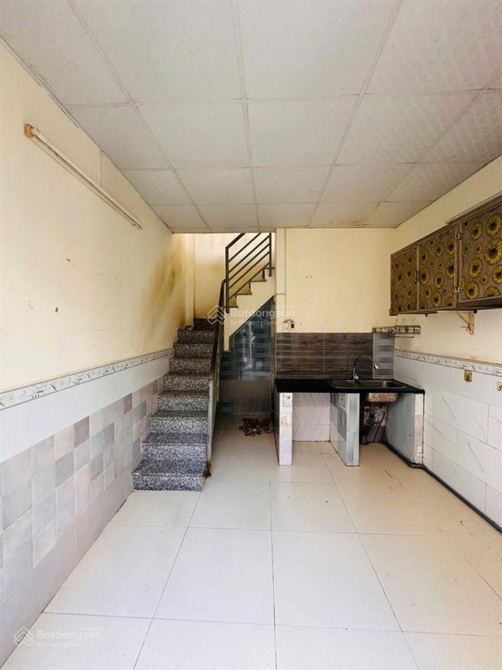 Nhà đẹp ở ngay  sát hxh thông nguyễn kiệm  đường số 2  gv 3 tầng ngang 6m  4,5 tỷ (tl)