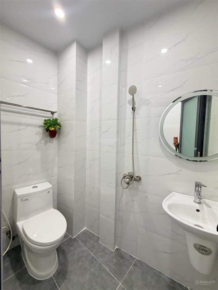 Nhà 2 tầng sẵn nội thất ở ngay  52m2 (3,3*16)  hẻm 5m thông nguyễn văn lượng gv  chỉ 6,35 tỷ (tl