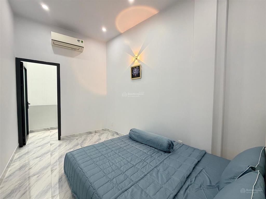 Nhà 2 tầng sẵn nội thất ở ngay  52m2 (3,3*16)  hẻm 5m thông nguyễn văn lượng gv  chỉ 6,35 tỷ (tl
