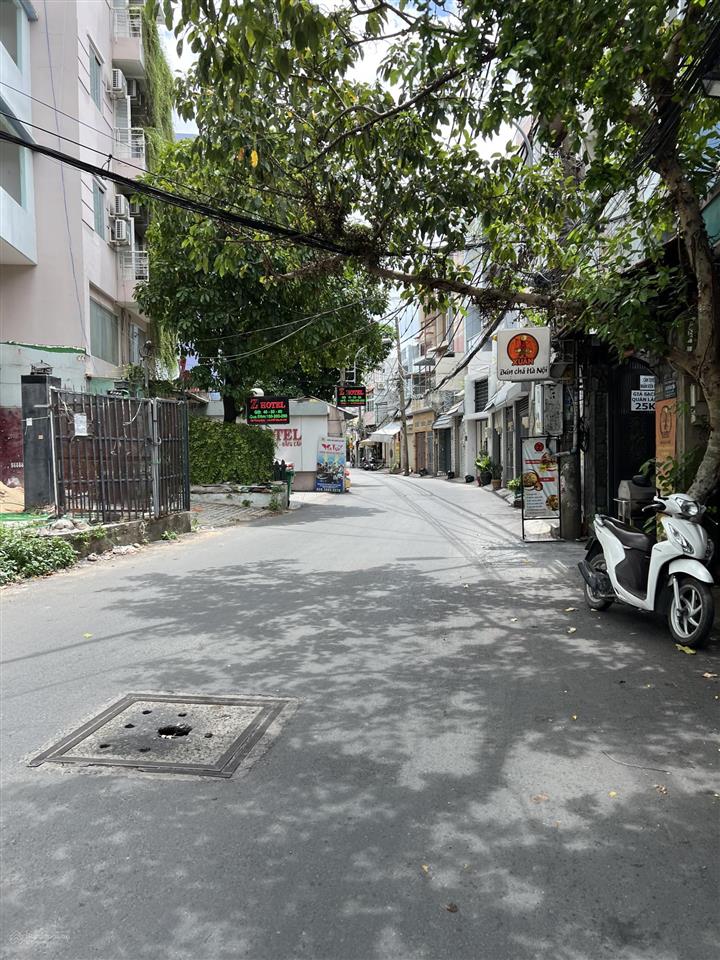 Nhà 2 tầng sẵn nội thất ở ngay  52m2 (3,3*16)  hẻm 5m thông nguyễn văn lượng gv  chỉ 6,35 tỷ (tl
