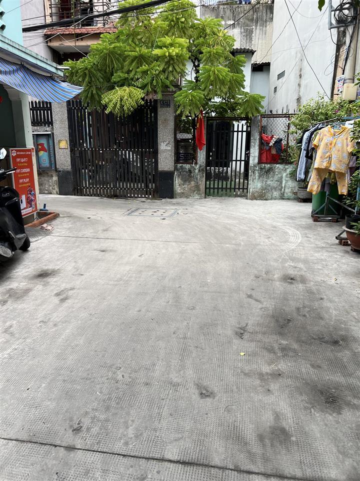Nhà 4 tầng kiên cố ở ngay, góc 2mt hxh , dòng tiền 12tr/th, nguyễn văn quá, 113m2 (5*23)  6,85tỷ