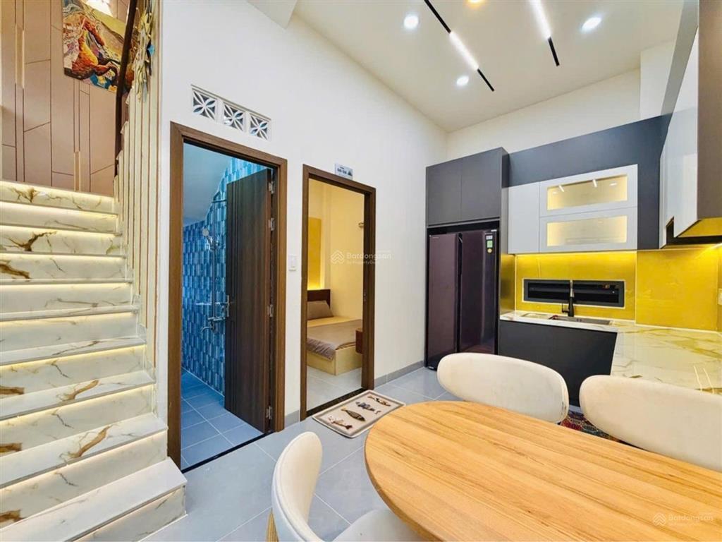 Nhà đẹp 3 tầng kiên cố full nội thất ở ngay, 50m2 ngang 5,6m, giáp mt lê đức thọ, chỉ 5,8 tỷ (tl)