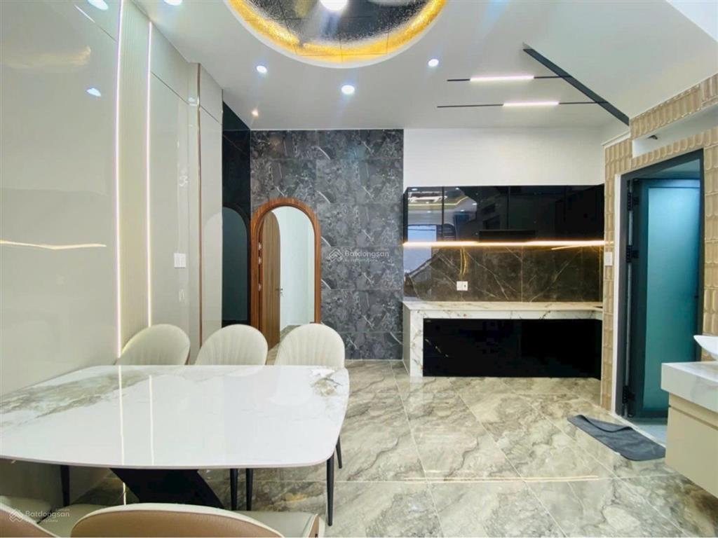Nhà 2 tầng kiên cố, full nội thất ở ngay 61m2 (6,1*10), chỉ 6,1 tỷ (tl)