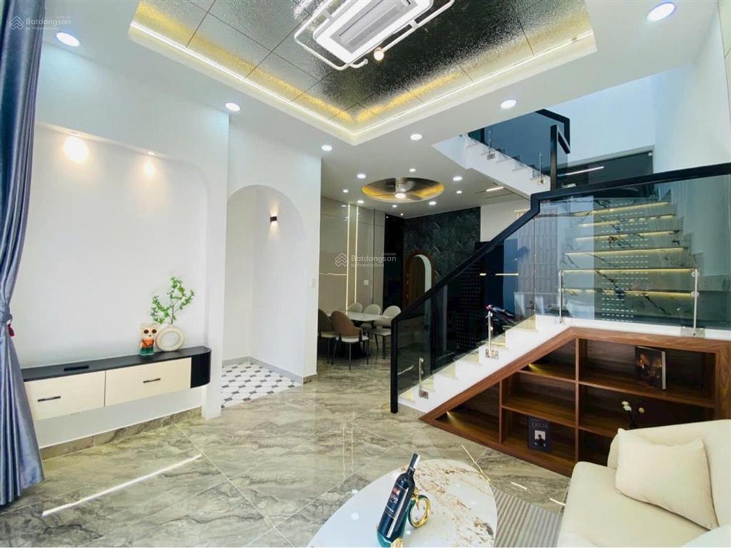 Nhà 2 tầng kiên cố, full nội thất ở ngay 61m2 (6,1*10), chỉ 6,1 tỷ (tl)