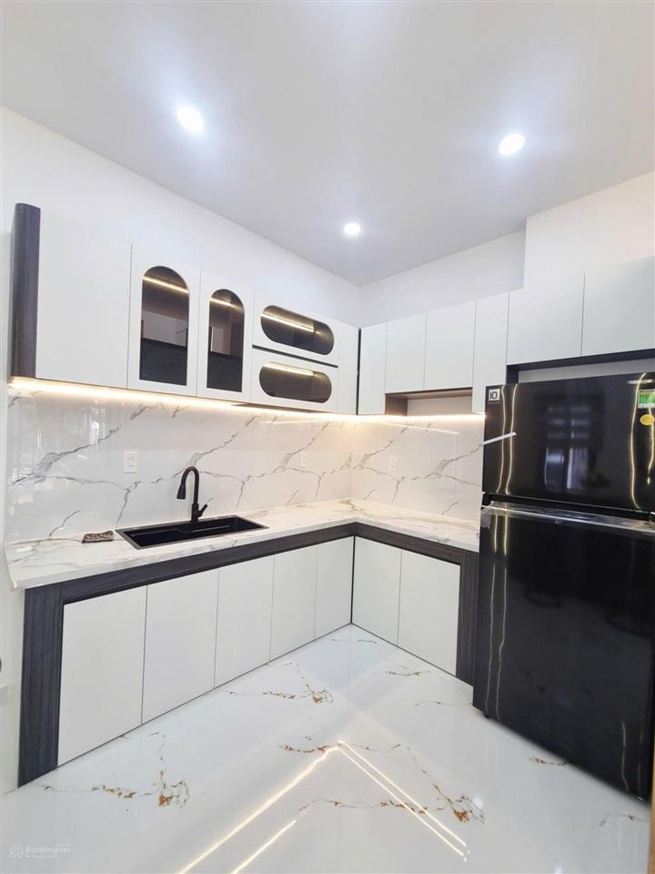 Siêu phẩm 2 tầng btct, full nội thất ở ngay, 60m2 (4*15), nguyễn kiệm gv, 5,9 tỷ tl