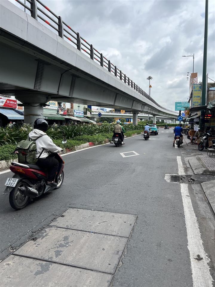 Siêu phẩm 2 tầng btct, full nội thất ở ngay, 60m2 (4*15), nguyễn kiệm gv, 5,9 tỷ tl