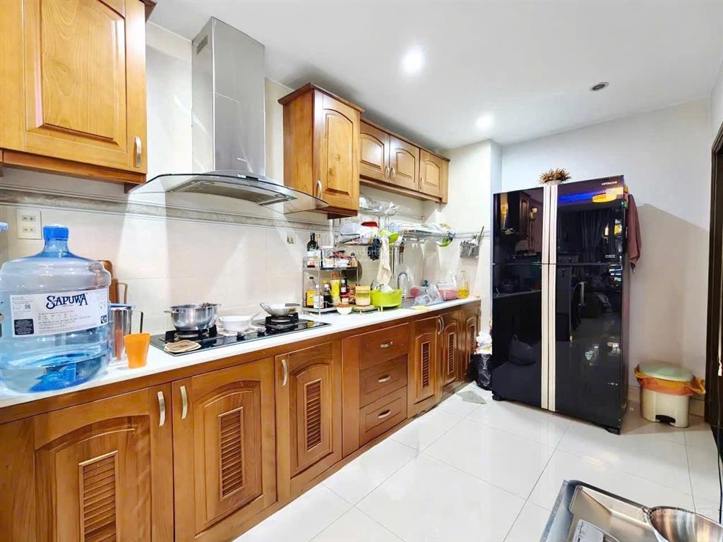 Siêu phẩm mtkd 4 tầng kiên cố, 72m2 (4*18) thống nhất gv, nhỉnh 11 tỷ (tl)