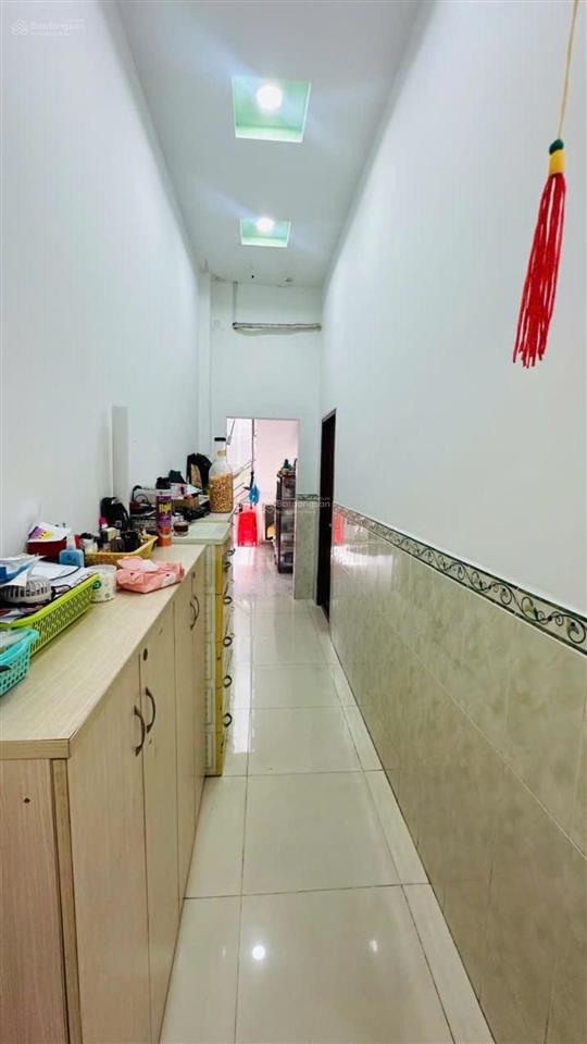 Cặp đôi 2 tầng, giáp hxh thông mt nguyễn văn quá , dt 180m2 (9,3*16), nhỉnh 9 tỷ (tl)