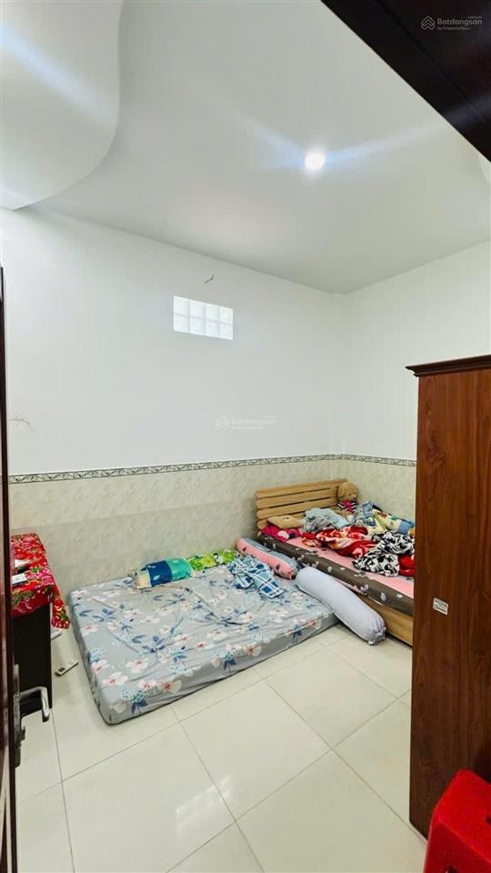 Cặp đôi 2 tầng, giáp hxh thông mt nguyễn văn quá , dt 180m2 (9,3*16), nhỉnh 9 tỷ (tl)