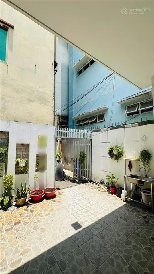 Cặp đôi 2 tầng, giáp hxh thông mt nguyễn văn quá , dt 180m2 (9,3*16), nhỉnh 9 tỷ (tl)