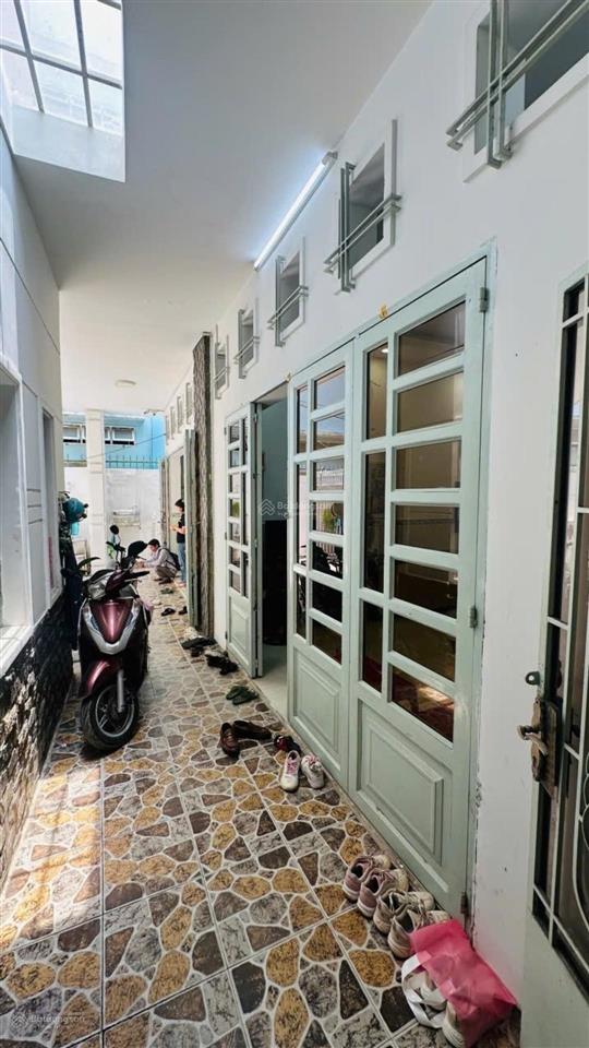Cặp đôi 2 tầng, giáp hxh thông mt nguyễn văn quá , dt 180m2 (9,3*16), nhỉnh 9 tỷ (tl)