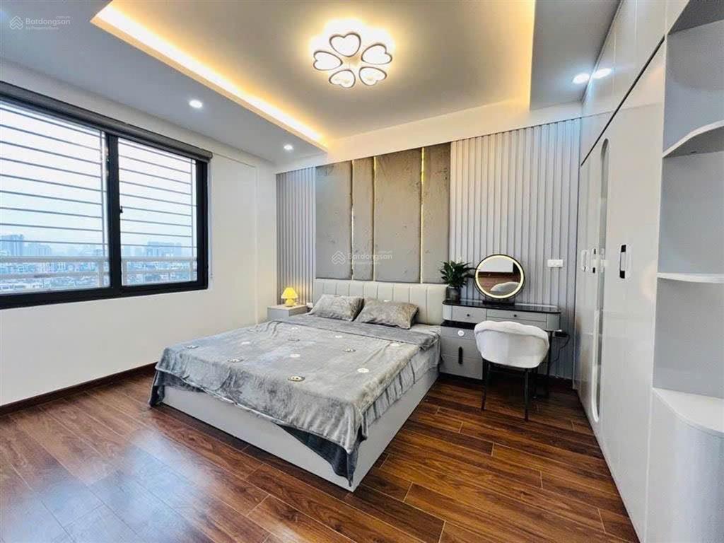 Bán căn hộ tòa chung cư 54 hạ đình, 100m2, 7.6 tỷ, 3 ngủ, 2 vs, sổ đỏ cc, full nội thất mới đẹp.