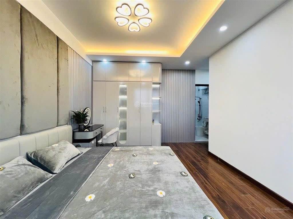 Bán căn hộ tòa chung cư 54 hạ đình, 100m2, 7.6 tỷ, 3 ngủ, 2 vs, sổ đỏ cc, full nội thất mới đẹp.