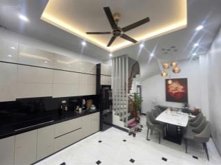 Bán nhà riêng trương định, dt 28m2, 6,58 tỷ, 5 tầng, 3pn, 4wc, sổ đỏ chính chủ nở hậu, ss giao dịch