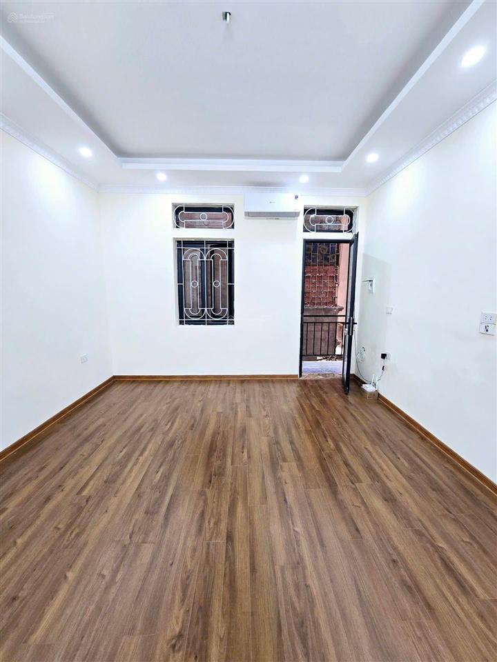 Bán gấp nhà riêng minh khai cực đẹp, dt 31m2, chỉ 5,5 tỷ, ngõ thông tứ tung đi lại thuận tiện