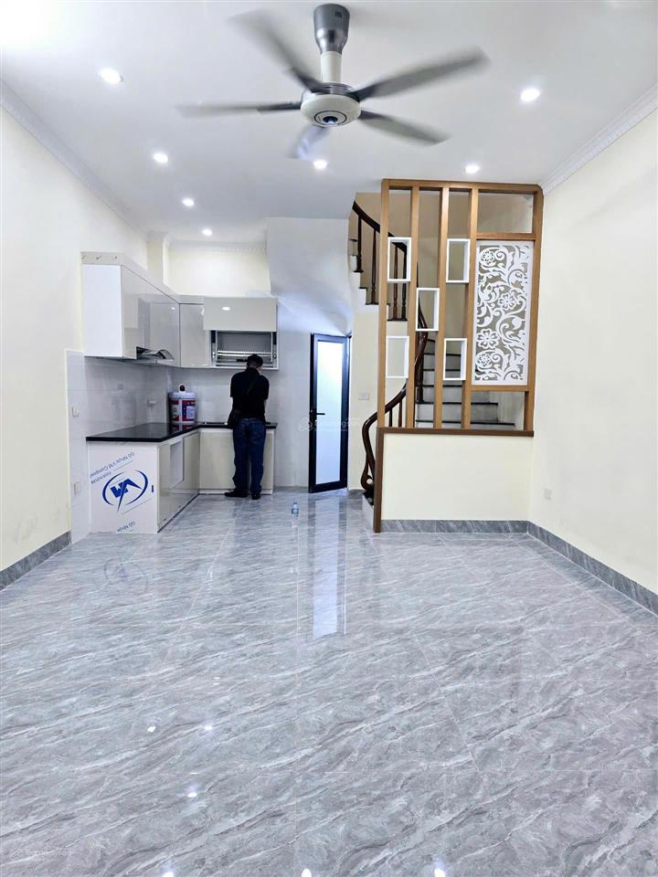 Bán gấp nhà riêng minh khai cực đẹp, dt 31m2, chỉ 5,5 tỷ, ngõ thông tứ tung đi lại thuận tiện