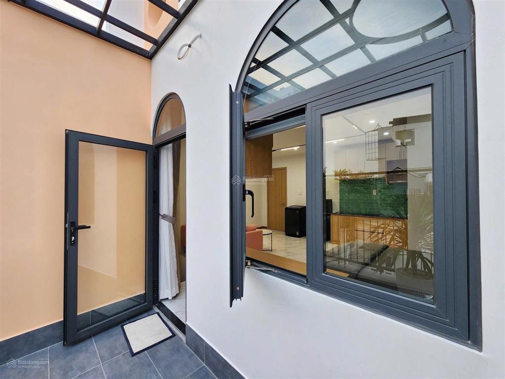 Studio quận 10 trung tâm tpđường sư vạn hạnhcó ban công sân rộng gần vạn hạnh mall