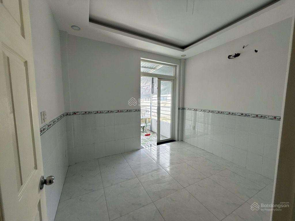 Bán nhà 5tỷ..4 tầng 5pnngay cư xá ngâ.n hàng dh tài chính marketingq7
gần cầu nguyễn khoái