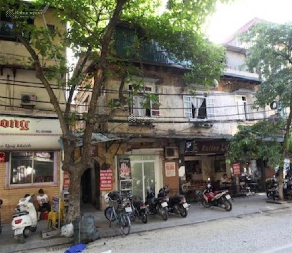 Mặt phố đường thành  vị trí giao thoa giữa hàng bông, hàng điếu, hàng da, hà trung.